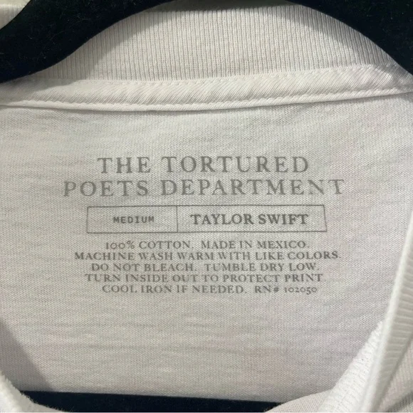 Taylor Swift T Shirt Women’s Medium Tortured Poets Department Graphic Tee - Picture 4 of 6
